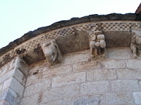 Lescure-d'Albigeois, Eglise St-Michel, Chevet, Modillons (3)